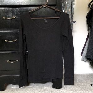 Scoop neck black long sleeve T size S